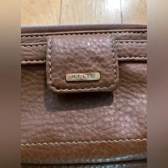 Relic Brown Wallet - Picture 3 of 11